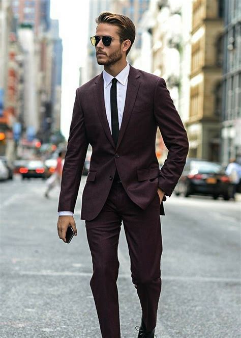 ropa de hombre elegante.